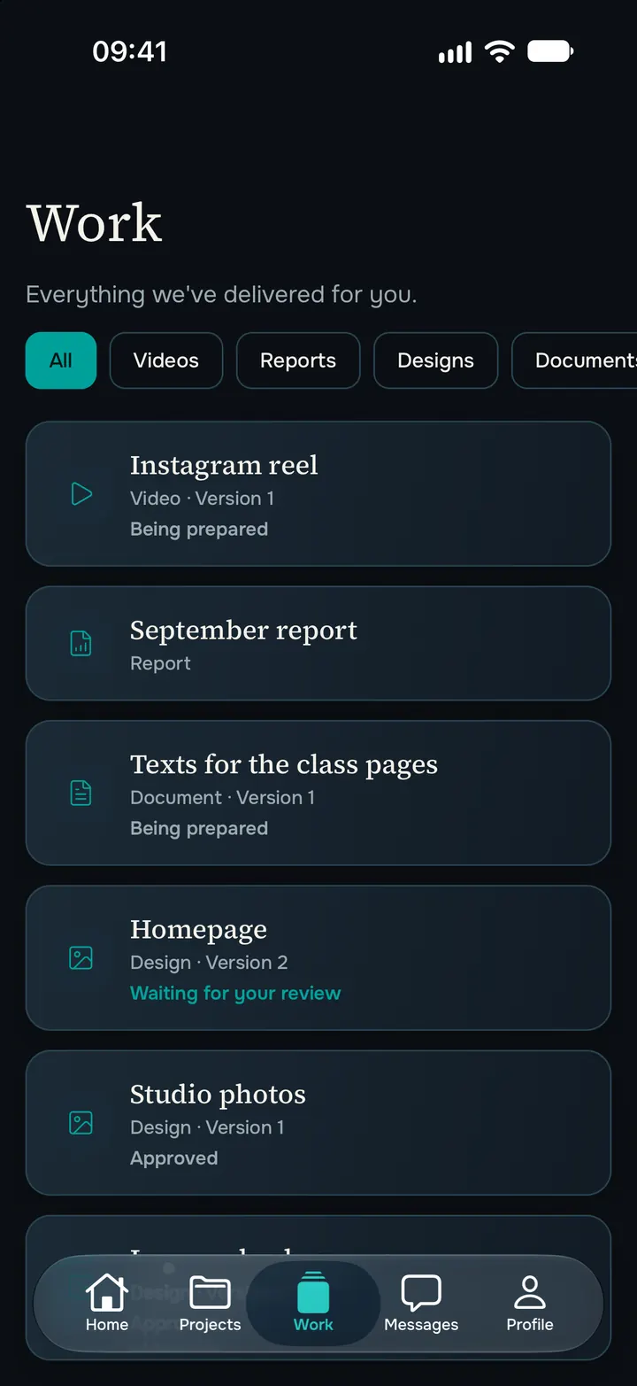 L’onglet Travaux : une vidéo Instagram et des textes en préparation, un design de page d’accueil en attente de validation, des photos validées.